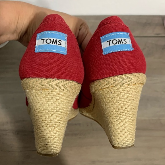 Toms red canvas wedges size 9 (used) - Picture 4 of 9